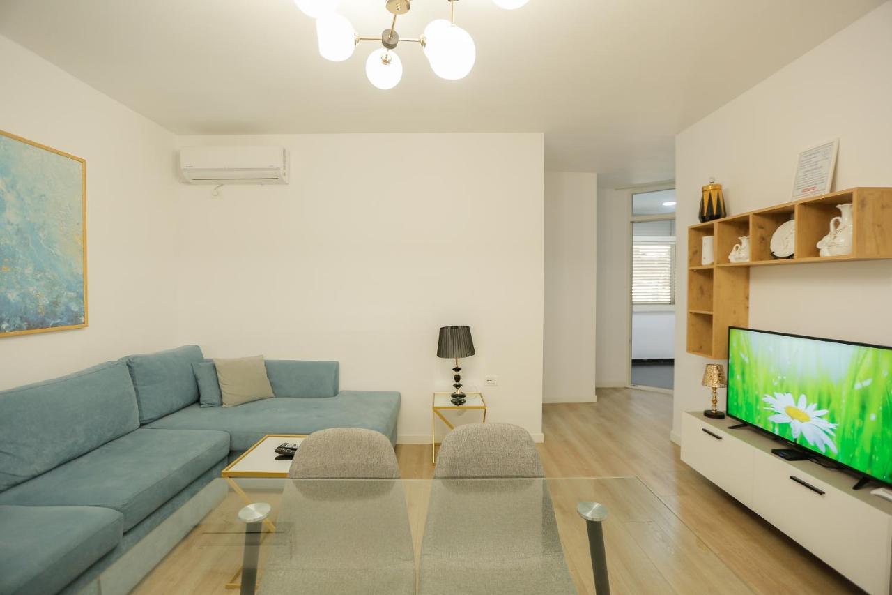 Miku Apartment-Premium 2Bd At Wilson Square Tirana Buitenkant foto